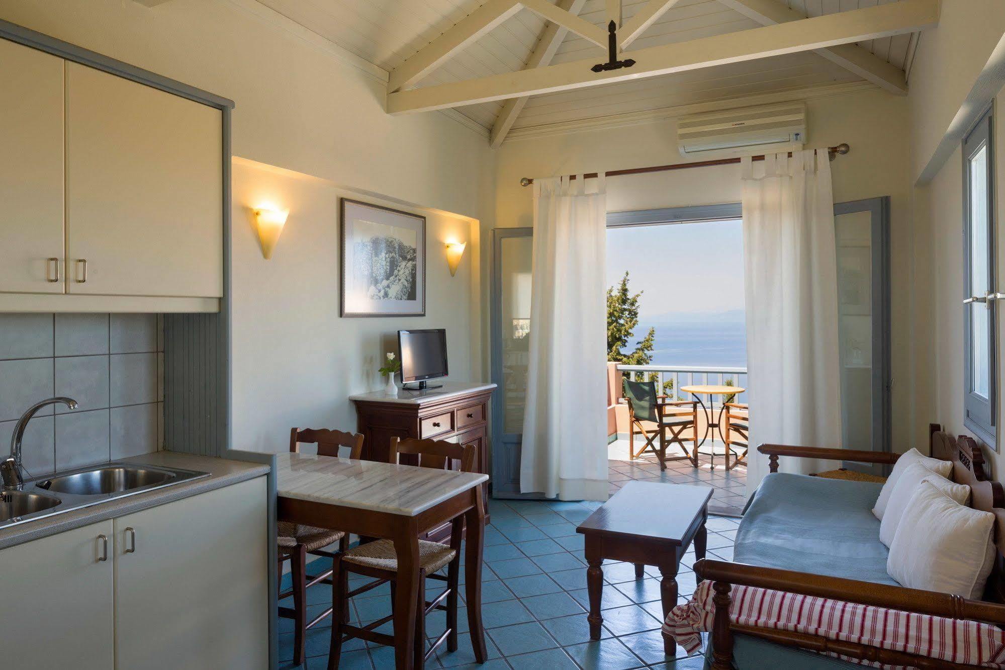Mira Resort Agios Ioannis  Exteriör bild