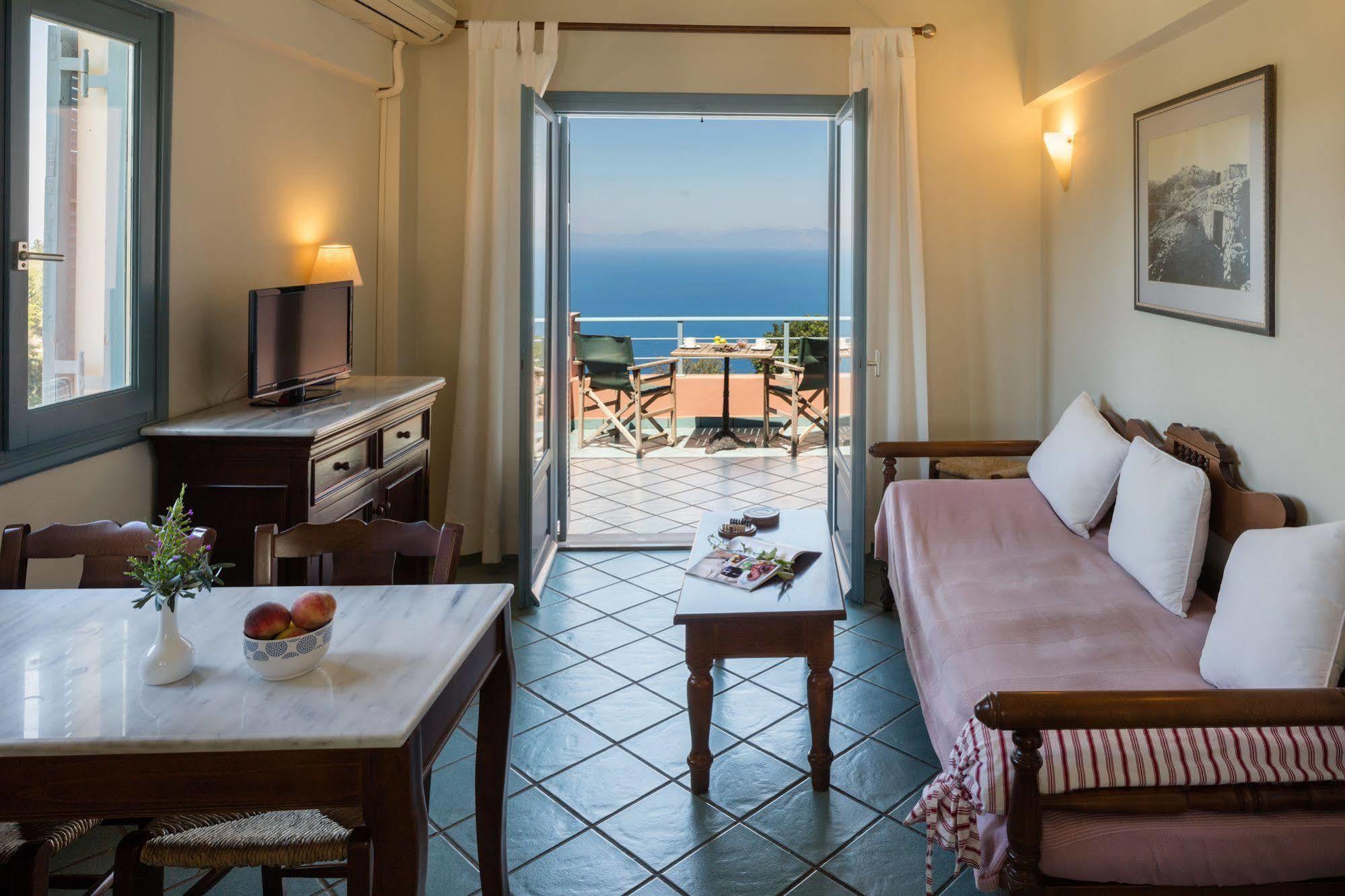 Mira Resort Agios Ioannis  Exteriör bild